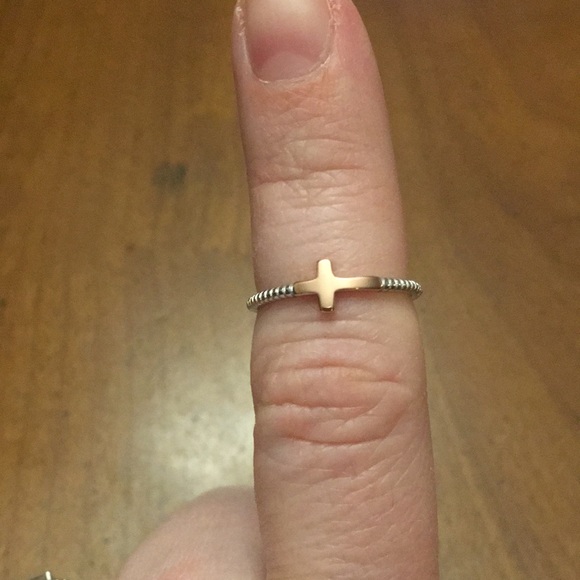 STERLING SILVER AND ROSE GOLD PLATED CROSS RING - Picture 4 of 4